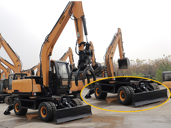 Introduction of chassis traveling device of wheeled excavator